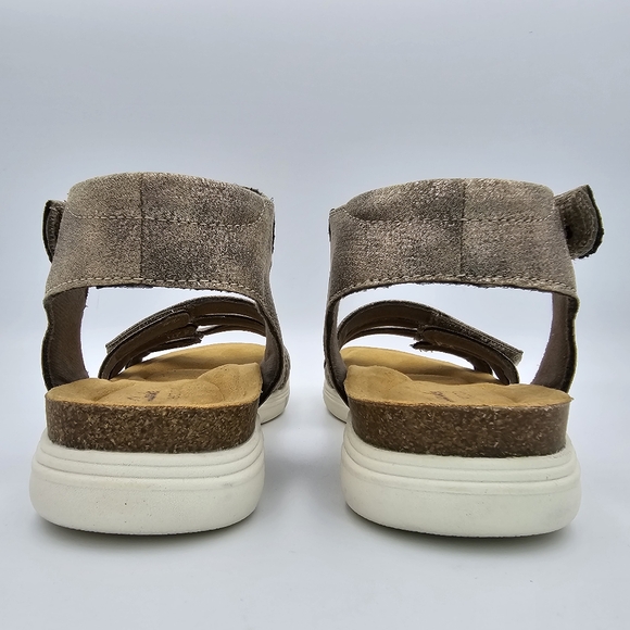 NEW! 7N NARROW WIDTH Clarks Collection April Dove Platinum Velcro Strap Sandals - Picture 7 of 16